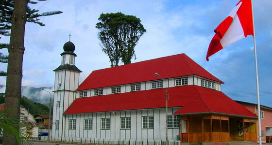 iglesia-y-plaza-principal-de-oxapampa